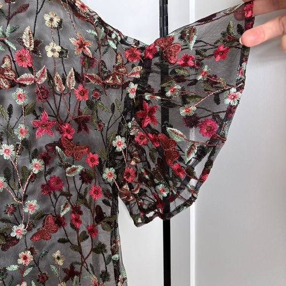 Simons Icône Sheer Black Floral Embroidered Top | Romantic Goth Swift - Picture 2 of 9
